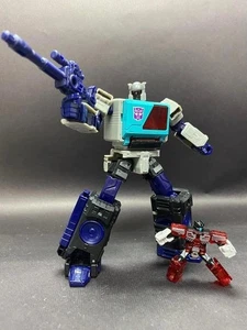 Transformers Shattered Glass BLASTER Complete Voyager Generations - Picture 1 of 6
