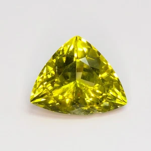 7.85 Ct Attractive Trillion 14.8x12mm Genuine Yellowish Green Madagascar Apatite - Picture 1 of 5