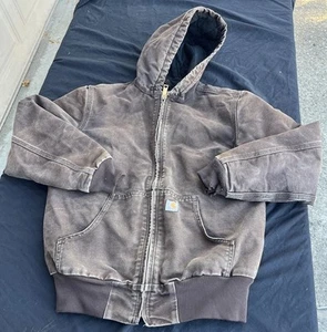 Giacca vintage Carhartt ragazza marrone con cappuccio RN#14806 invecchiata naturalmente - Foto 1 di 24