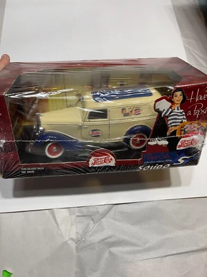Camión de reparto Ford Solido Pepsi 1:18 99055 Ford Truck Pepsi Cola 1/18 Foto 1 de 2