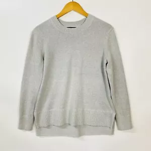 Suéter tejido para hombre BANANA REPUBLIC gris claro medio calce ajustado cuello redondo - Imagen 1 de 10