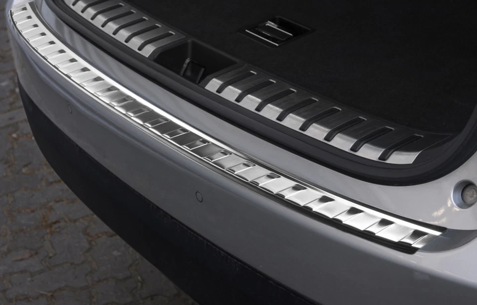 Protector de borde de carga para Lexus NX 2014-2018 con bisel de acero inoxidable - Imagen 1 de 2