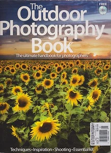 THE OUTDOOR PHOTOGRAPHY BOOK MAGAZINE Vol.2, WITH FREE DISC. - Picture 1 of 2