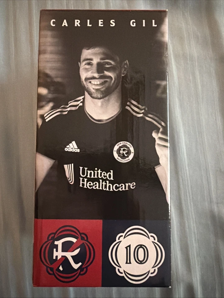 Carles Gil New England Revolution Bobblehead vs Chicago Fire 31 августа. 2022 новый в коробке - Изображение 1 из 4
