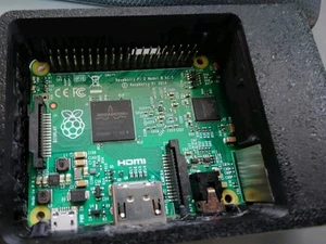 Raspberry Pi 2 Model B v1.2 with 16GB microSD and case - Picture 1 of 1