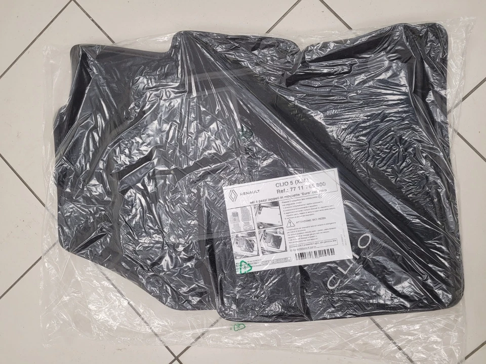 TAPPETINI TAPPETI MOQUETTE RENAULT CLIO 5 4PZ RICAMBI ORIGINALI 7711765800 - Image 1 of 3