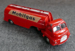 Corgi Major Toys- Big Bedford Tractor Unit and Mobilgas tanker- Very good - Picture 1 of 7