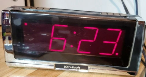Vintage Ken-Tech Digital Alarm Clock WoodGrain And Chrome Model T-2018 Cover