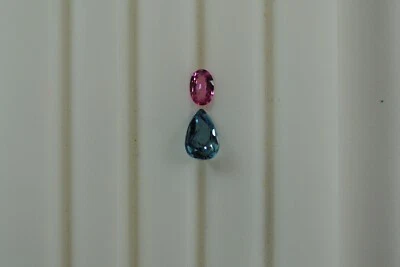 Juego Aguamarina 1.33cts 8.8x 5.7mm y Zafiro Rosa .47cts 6x4mm Foto 1 de 3