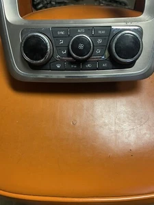 Temperature AC Control OEM 2013 2014 2015 2016 2017 GMC Acadia Denali - Picture 1 of 3
