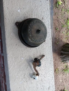 VINTAGE ANTIQUE TAYLOR OCT 23 1860 PATENT MECHANICAL BRASS DOORBELL - Picture 1 of 10