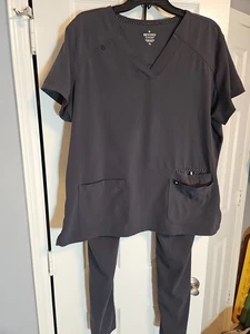 Beyond Scrubs Gray Set Cargo Scrub Pants Drawstring Pockets Sz TL Medicial - Picture 1 of 13