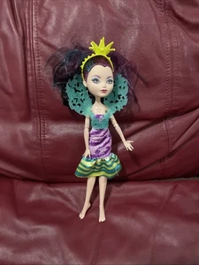 Muñeca Ever After High Way Too Wonderland Raven Queen - Imagen 1 de 2