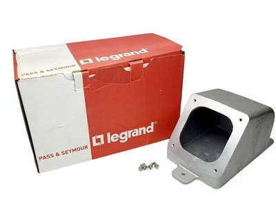 Pass & Seymour Legrand PSBB1001-W Pin & Sleeve Back Box con buje de 1 1/2" 100 amperios Foto 1 de 4