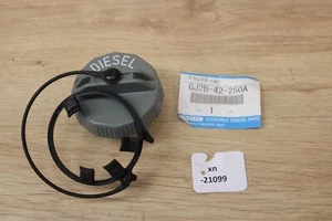 Tapa del depósito Mazda 2GJ2B-42-250A GJ2B42250A NUEVO DE LOTE NUEVO genuino xn21099 - Imagen 1 de 2