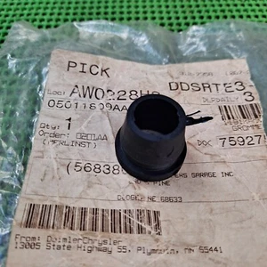 Chrysler Dodge Jeep Ram 1998-2017 lote antiguo MoPar bomba lavadora parabrisas ojal - Imagen 1 de 2