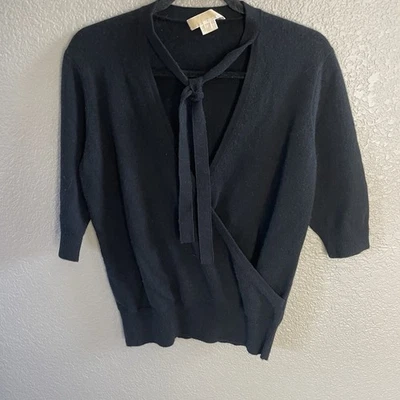 Suéter Michael Kors Mujer Mediano Negro Cachemira Manga Corta Cuello Corbata Envoltura Foto 1 de 4