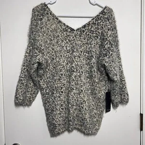 Acogedor suéter BKE Boutique estampado de leopardo difuso cuello en V nuevo con etiquetas para mujer talla mediana - Imagen 1 de 7