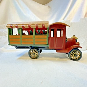 Department 56 Heritage Village Collection Poinsettia Delivery Truck #59000 W Box - Picture 1 of 9