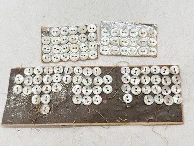 BOTONES DE COSTURA MADREPERLA VINTAGE EN TARJETA ORIGINAL BOTONES PEQUEÑOS Foto 1 de 4