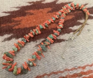 Collar pepitas turquesa/coral aspecto antiguo/21" (g228a-w1) - Imagen 1 de 2