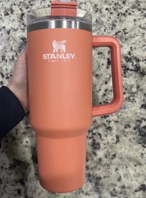 Vaso Stanley 40oz Quencher H2.0 FlowState naranja caliente o frío Foto 1 de 4