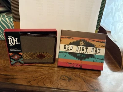 RED DIRT HAT CO Brown Leather Wallet , Feather Pattern  New Mens Bifold - Image 1 of 4