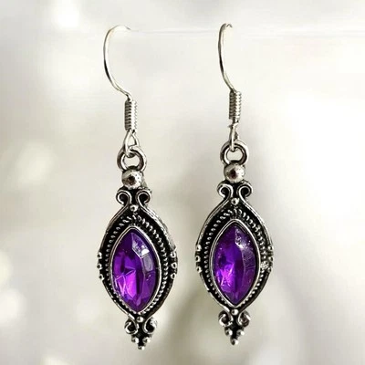 Restverkauf! Vintage Retro Ohrringe mit funkelnden Lila Glassteinen Edelstahl - Bild 1 von 4