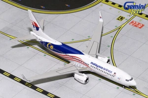 Gemini Jets GJMAS1681 Malaysia Airlines Boeing 737-800 Negaraku 9M-MXS 1:400 - Picture 1 of 5