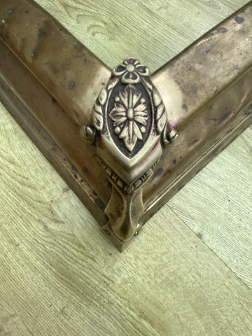 ANTIQUE VICTORIAN BRASS FIRE FENDER KERB EMBOSSED DETAILED CORNERS ORIGINAL Cover