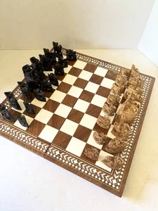 RAJASTHANI Vintage Hand Carved Sandlewood And Ebony HAND CARVED CHESS SET - Picture 1 of 7