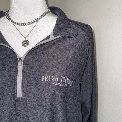 Camisa de Empleado Fresh Thyme Market Unisex Grande Gris Elastizada Cuarto Cremallera Foto 1 de 4