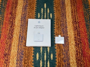 Apple Original MD823ZM/A Lightning To 30-Pin Adapter - White - Zdjęcie 1 z 5