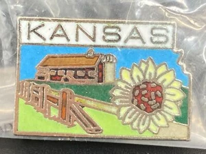 Vtg. Kansas State Cloisonne Enamel Barn Country Scene Sunflower Lapel Pin Button - Picture 1 of 3