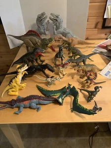 Lot Of 19 Jurassic Park and Jurassic Word Dinosaur Figures - Picture 1 of 4
