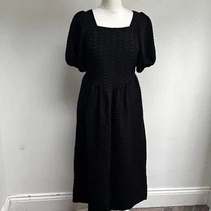 & Other Stories Midi Dress Size EU 36 UK 8 Black Textured Short Sleeve Pockets - Picture 1 of 9