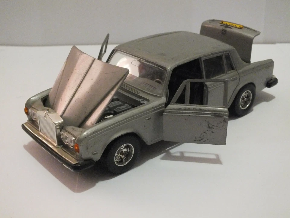 Rolls Royce Silver Shadow II - Bburago 1/29  - Immagine 1 di 1