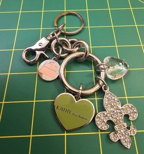 VTG Kathy Van Zealand Key Chain Key Ring Hang Tag Green Heart Fleur De Lis - Picture 1 of 2