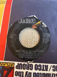 45 RECORD - EARL THOMAS CONLEY - SOMEWHERE BETWEEN RIGHT AND WRONG - Picture 1 of 1