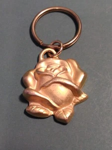 Rose Keychain Gold Tone Metal - Picture 1 of 4