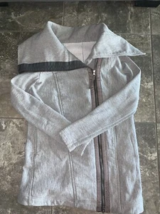 Sudadera Lululemon Gris Cuello Embudo Cremallera Completa Chaqueta Asimétrica Talla 8 - Imagen 1 de 11