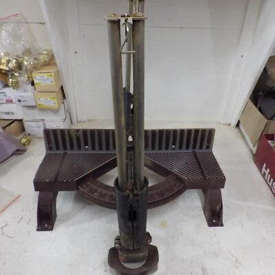 vintage Stanley 2246B cast alloy compound mitre box - Image 1 of 4