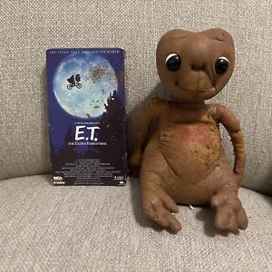 Oldtimer Kamar E.T. 1982 Puppe 9 Zoll Abplatzer und 1988 VHS E.T. - Bild 1 von 7