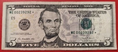 640K Run Size $5 Five Dollar Star Note Serial Number ME00239292*  Series 2013  - Image 1 of 4