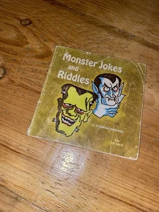 Monster Jokes & Riddles by Norman Bridwell - 1972 - Vintage Scholastic Paperback - Picture 1 of 5