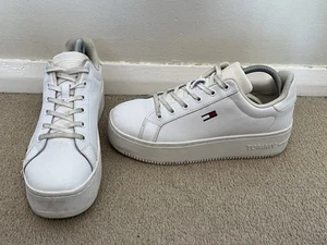 Tommy Jeans Iconic Essential Flatform Ladies Sneakers Trainers White UK 6 EU 39 - Picture 1 of 10