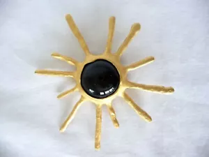 Vintage Abstract Brutalist MCM Sunburst Brooch with Black Stone GC - Picture 1 of 4