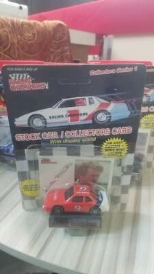 Bill Elliott 9 1:64 Racing Champions Stock Car con tarjeta de coleccionista y exhibición Foto 1 de 2