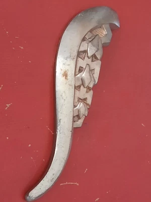 ANCIENNE POIGNEE DE MEUBLE (EN BRONZE OU LAITON ?) TRES DECORATIVE 23cm - Photo 1/4