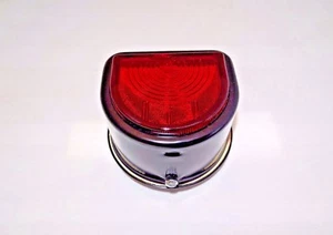 Conjunto de luz trasera Vantage ST-51 recubierta de negro - Imagen 1 de 3